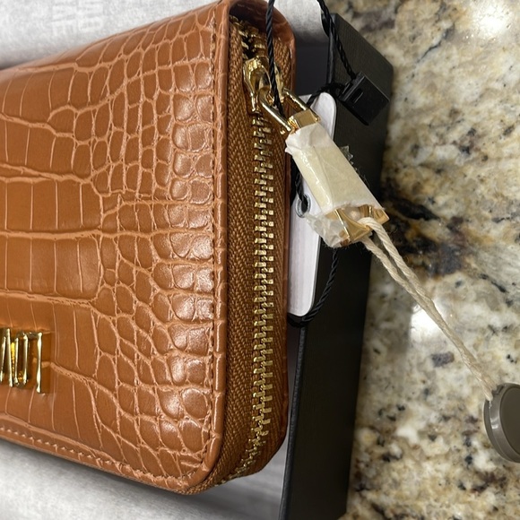 NWT Love Moschino Logo-Plaque Crocodile-Effect Wallet - Brown - Picture 4 of 12